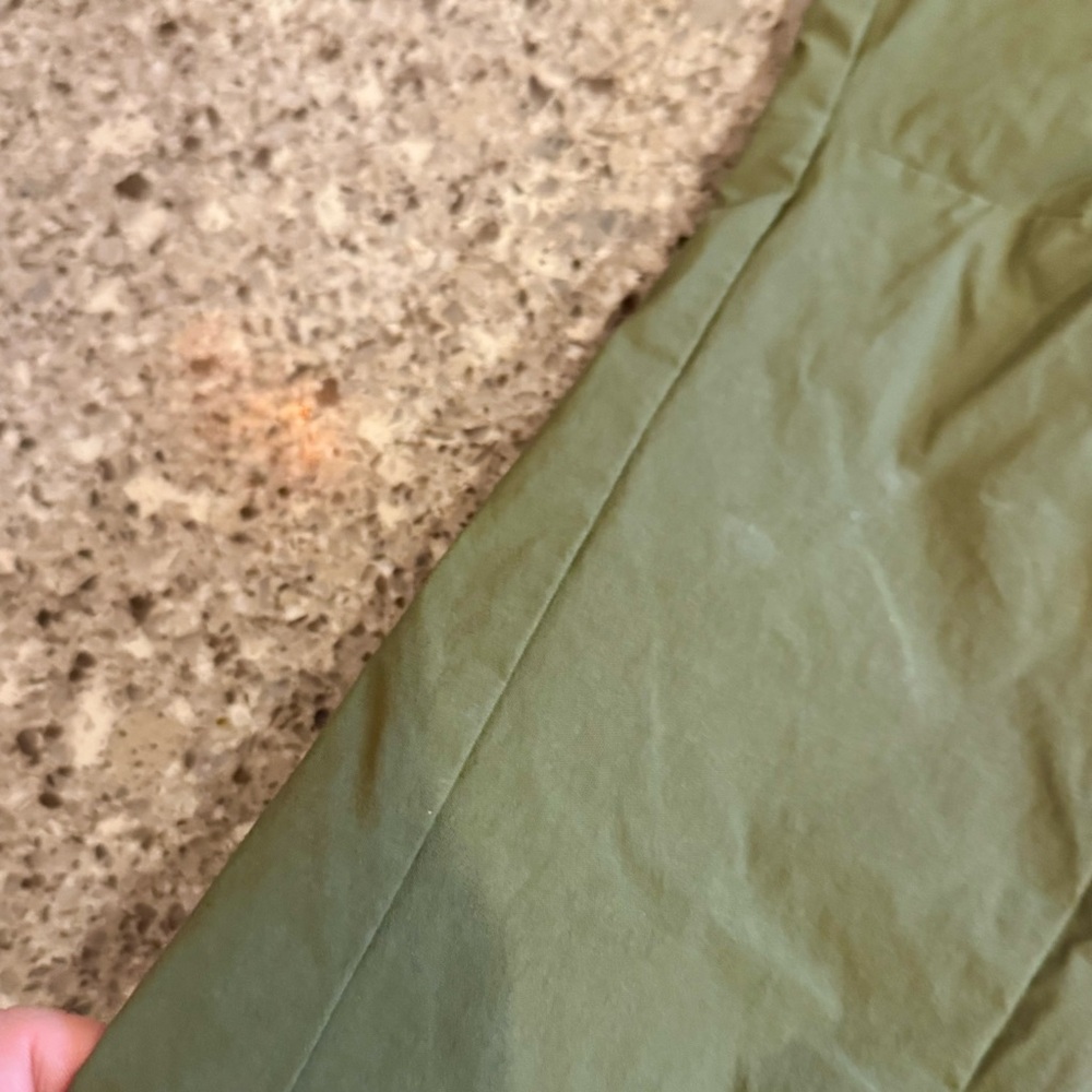 GAP Kid’s l Boy’s Olive Joggers l Size: S - Picture 6 of 6